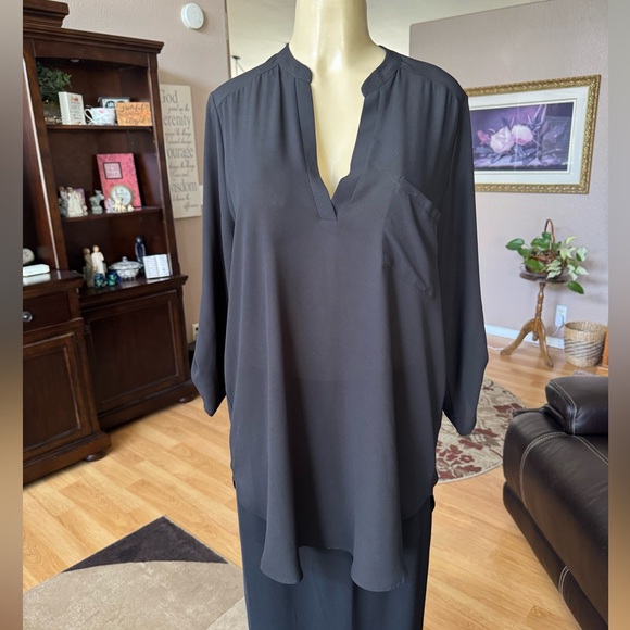 Lush black long roll tab sleeves Vneck tunic-size XL - Picture 1 of 9